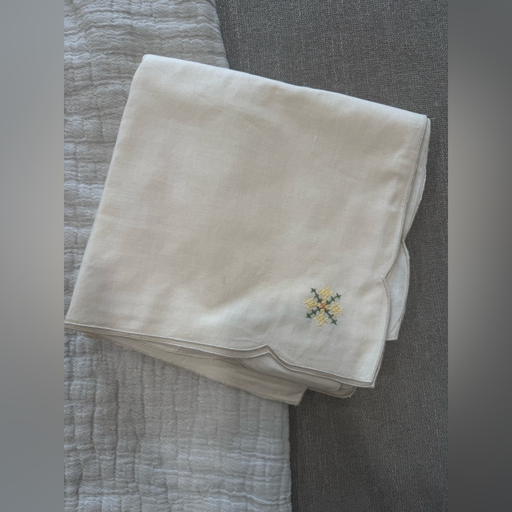 Vintage‎ hand Embroidered Cream napkins
